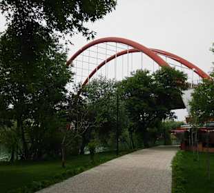 Brücke vom Park aus
