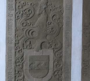 Die Deutschhauskirche in Würzburg (linksmainisch)