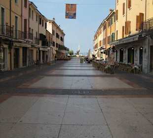 Innenstadtgasse der Stadt Lazise