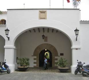 Rathaus / Kloster Santo Domingo