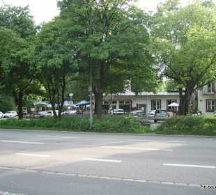 Blick auf den Biergarten des Zar gegenüber