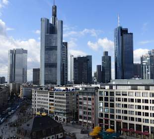 Blick von Galeria Kaufhof: Hauptwache und Skyline