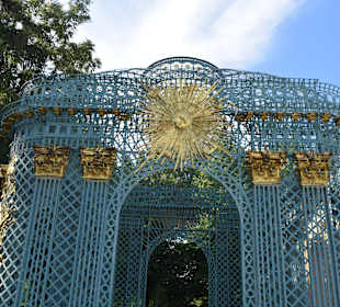 Pavillon neben dem Schloss