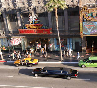Blick von oben auf den Walk of Fame