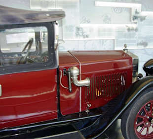 Im Museum Fahrzeugaustellung