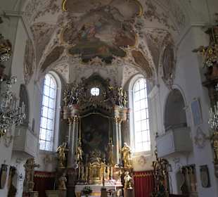 Blick zur Kirche St. Peter und Paul von Mittenwald