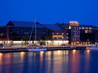 Promenade Hotel