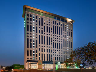Holiday Inn &amp; Suites Dubai Festival City