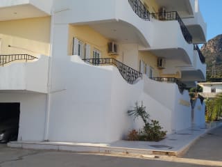 Elena&#039;s Beach Garden
