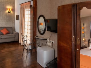 Polys Guesthouse
