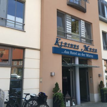 Hotels Waren Mit Bar Die Besten Waren Hotels Bei Holidaycheck