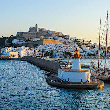 Roadtrip von Ibiza nach Formentera: Entdecke die schönsten Spots mit dem Mietwagen