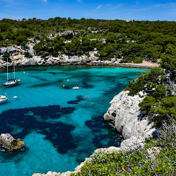 Tagestrips auf Menorca mit dem Mietwagen: Entdecke die Insel