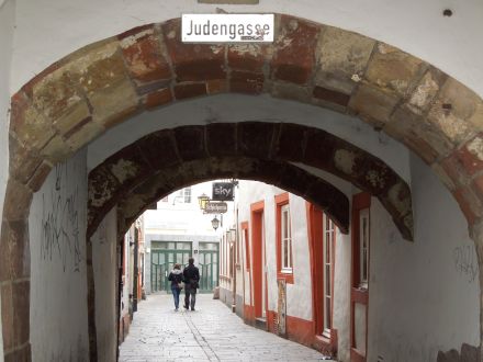 c0c973f8-ce74-3a06-8f11-7cfc59f2f9ce