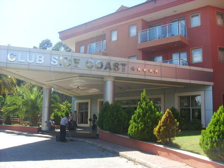 Eingang von aussen - Hotel Side Coast