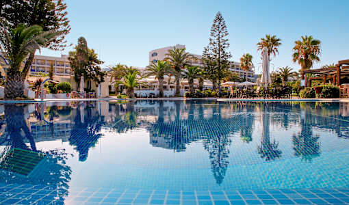 ROBINSON KYLLINI BEACH