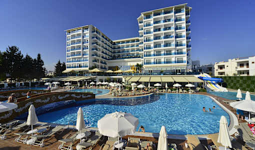 Azura Deluxe Resort & Spa Hotel