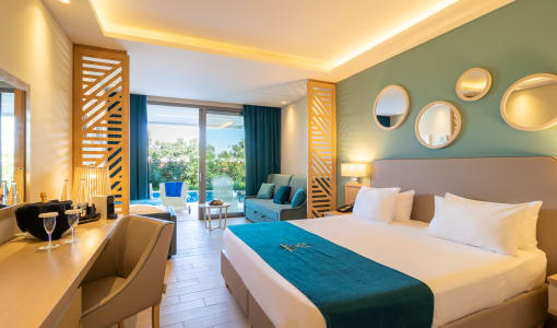 Almyros Beach Resort & Spa