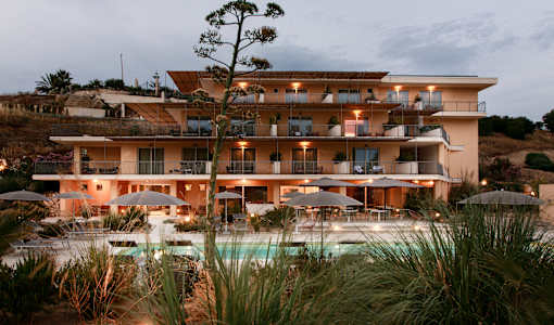 Luna Minoica Suites and Apartments