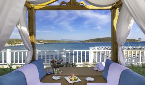 Design Plus Seya Beach Hotel