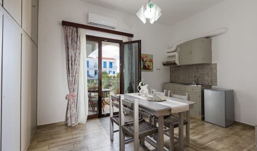 Kasteli Studios & Apartments