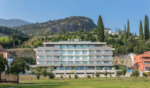 HOODY ACTIVE & HAPPINESS HOTEL