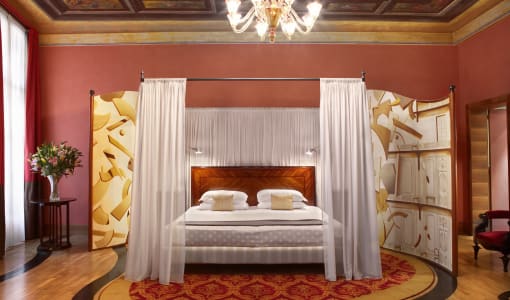 Hotel Saturnia & International