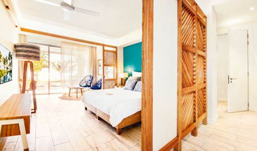 Victoria Beachcomber Resort & Spa