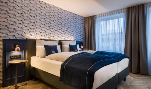 Holiday Inn - the niu, Welly Kiel