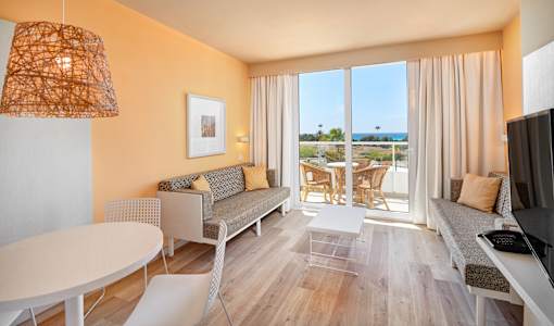 Protur Vista Badia Aparthotel