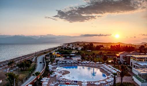 Almyros Beach Resort & Spa