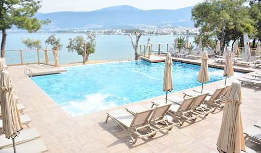 Long Beach Club Nature