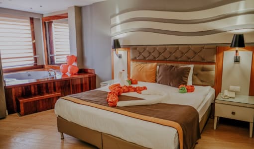 Saturn Palace Resort Hotel