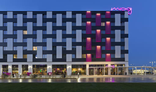MOXY Vienna Airport