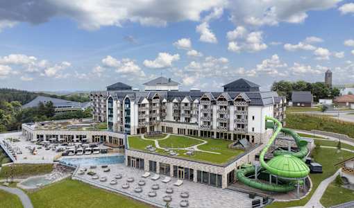 The Grand Green - Familux Resort