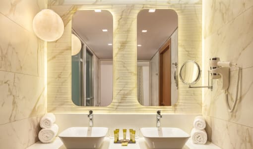 Blue Lagoon City Hotel