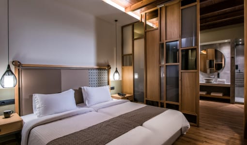 Petousis Hotel & Suites