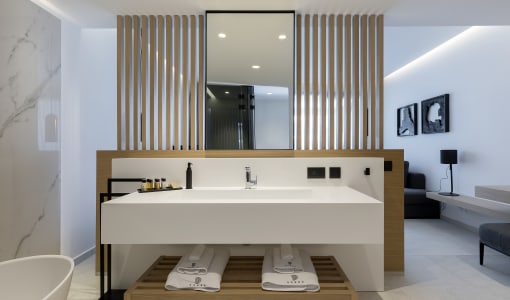 Hotel D'Andrea Lagoon All Suites