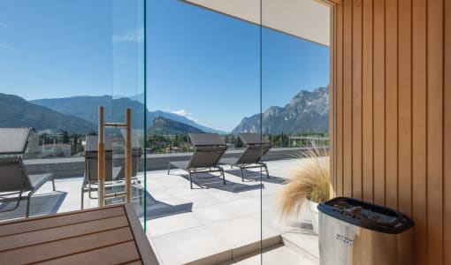 HOODY ACTIVE & HAPPINESS HOTEL