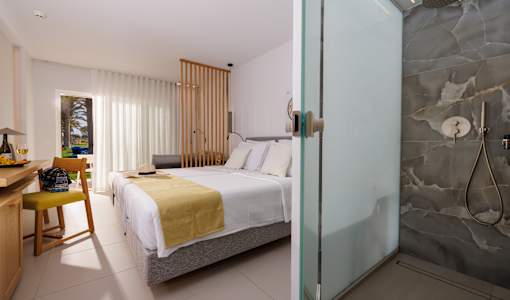 Anissa Beach & Village