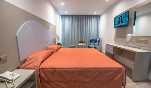 Nicholas Color Hotel