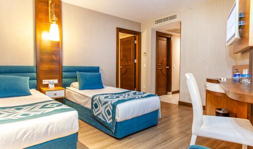 Dream World Resort & Spa