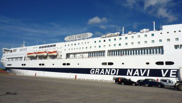 In Diejahre Gekommenes Schiff Splendid Grandi Navi Veloci
