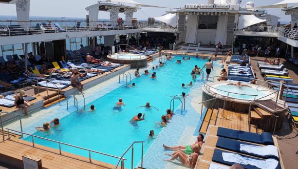 Pool Bilder Mein Schiff 6 Tui Cruises Holidaycheck