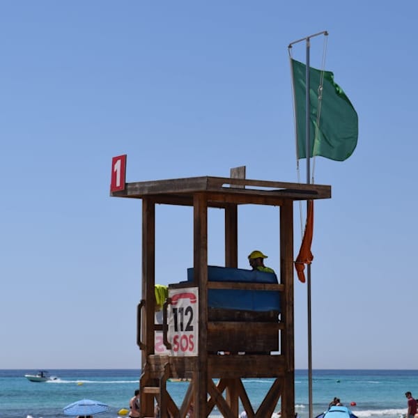 Lifeguard am Strand ©HolidayCheck