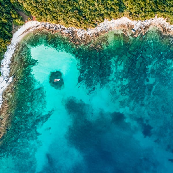 Cisterna Beach, Rovinj © stock.adobe.com - Hakan Ozturk