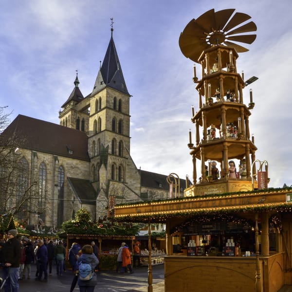 Mittelaltermarkt und Weihnachtsmarkt in Esslingen, Deutschland ©iStock.com/Kuzmalo