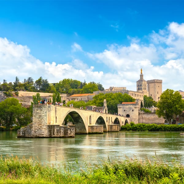 St. Benezet Brücke in Avignon ©Aleh Varanishcha/iStock / Getty Images Plus via Getty Images
