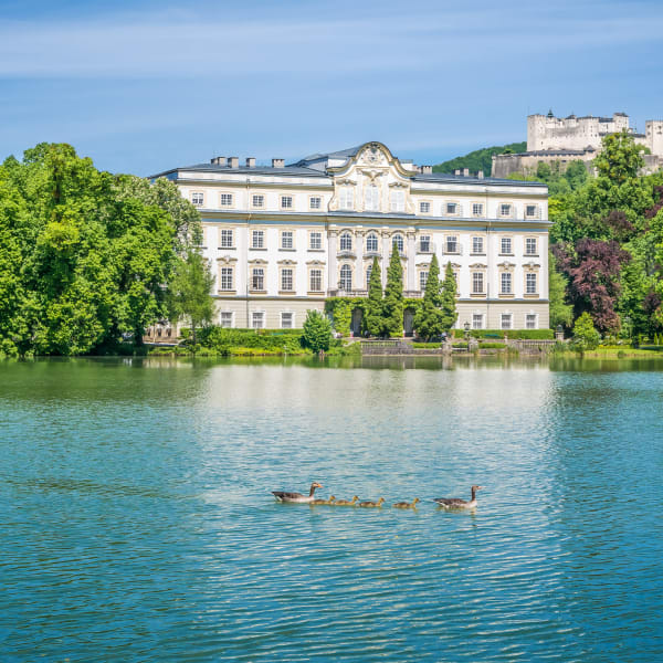 Schloss Leopoldskron, Salzburg, Österreich ©bluejayphoto/iStock / Getty Images Plus via Getty Images
