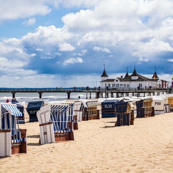 Seebrücke und Strandkörbe in Ahlbeck auf der Insel Usedom © Rico Ködder - stock.adobe.com